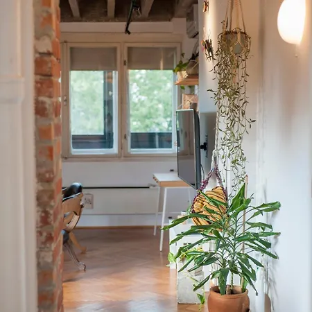 Urban Corner With A Story Belgrado