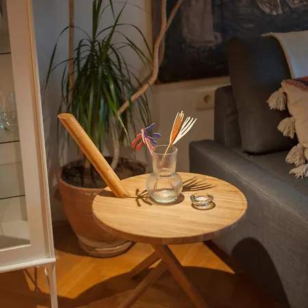 Apartament Urban Corner With A Story *