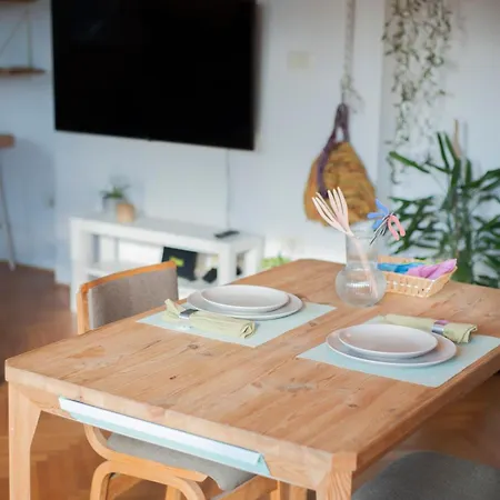 Appartement Urban Corner With A Story Belgrado