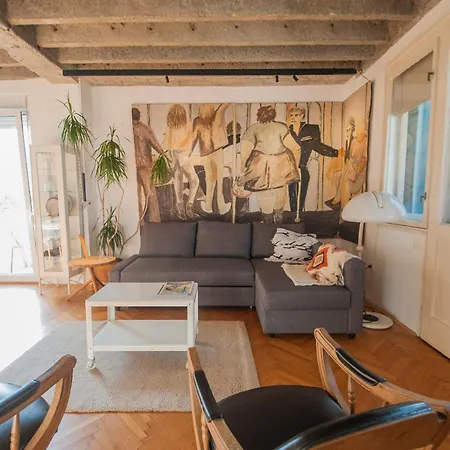 Urban Corner With A Story Belgrado