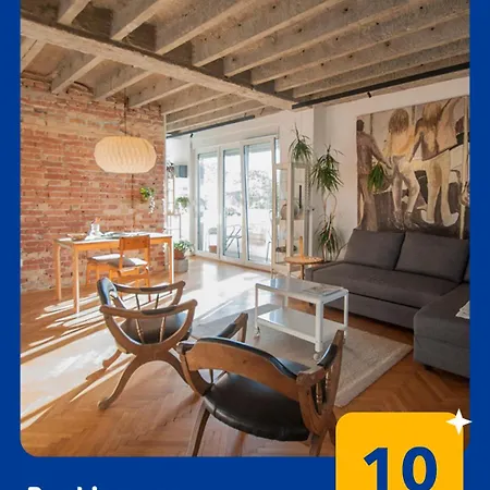 Urban Corner With A Story Apartament